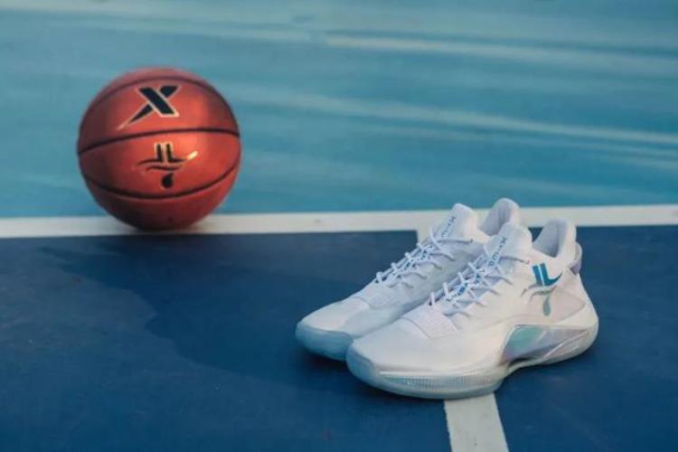 林书豪上脚过哪些鞋「祝福盘点林书豪篮球生涯上脚过的篮球鞋」