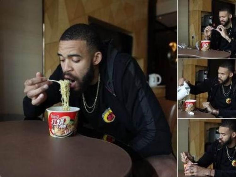nba球星喜欢吃中国菜「NBA球员也爱吃中国美食马布里大口吃整只烤鸭霍华德街头吃面」