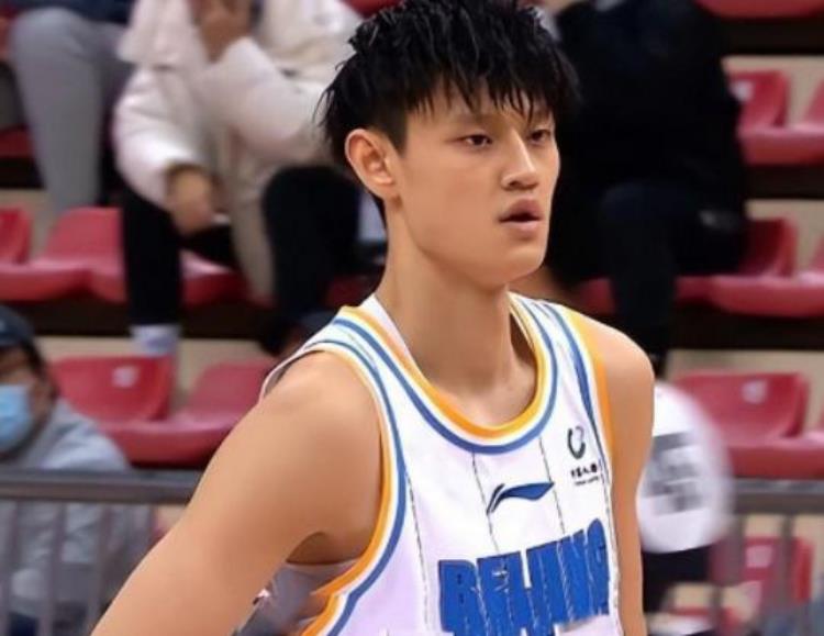 湖人8号退役「8人退出NBA绝了湖人真是绝了」