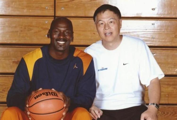 中国球员里有哪些被NBA选中或者收到合同但是没去NBA的呢
