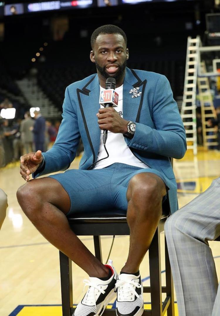 NBA球星穿西装谁最帅威少穿真空西装安东尼如同黑帮老大