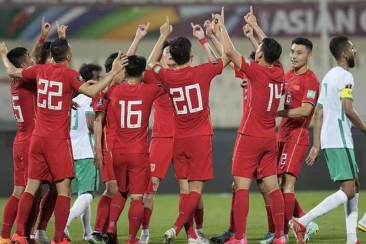 归化球员能否拯救中国足球,归化球员是中国永久国籍吗