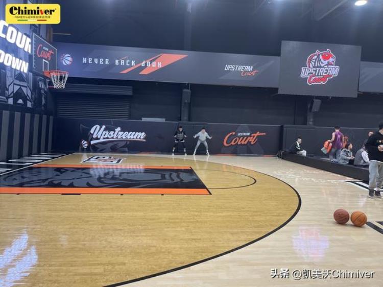 运动木地板颜色「运动木地板彩漆配色建议NBA太阳队高端篮球场馆的炫酷外观」