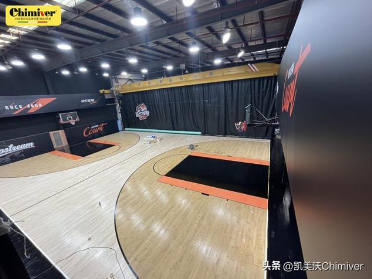 运动木地板颜色「运动木地板彩漆配色建议NBA太阳队高端篮球场馆的炫酷外观」