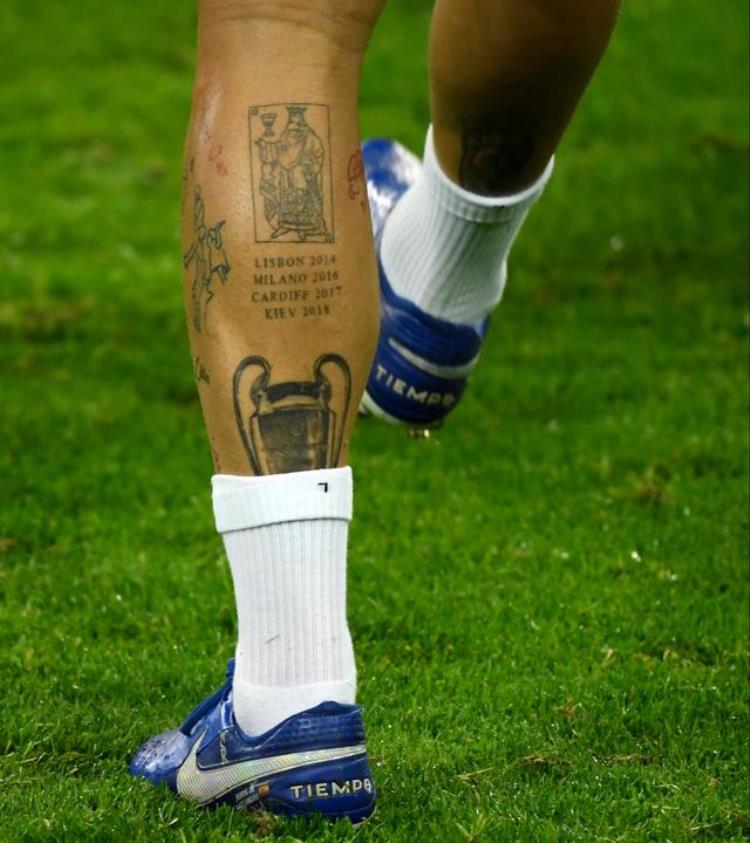 从指节上的数字到欧冠奖杯揭秘拉莫斯身上一系列令人惊叹的纹身