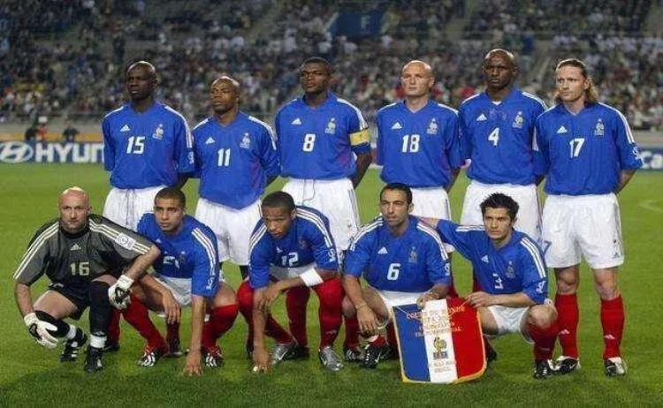 2002韩日世界杯法国「02年韩日世界杯的法国对22年卡塔尔世界杯的法国谁更强」
