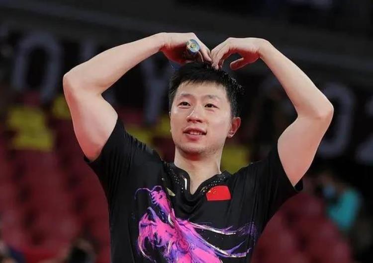 世界乒乓球运动员,王楠威海乒乓球基地接待国乒