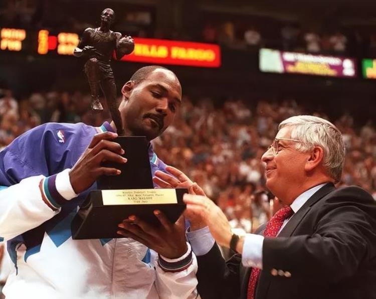 nba98赛季谁是冠军「9899赛季NBA各大奖项获得者都是谁36岁老将拿MVP邓肯夺FMVP」