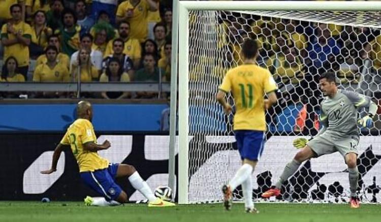 英媒赛后评分巴西无人及格的原因,赛后巴西评价内马尔发色