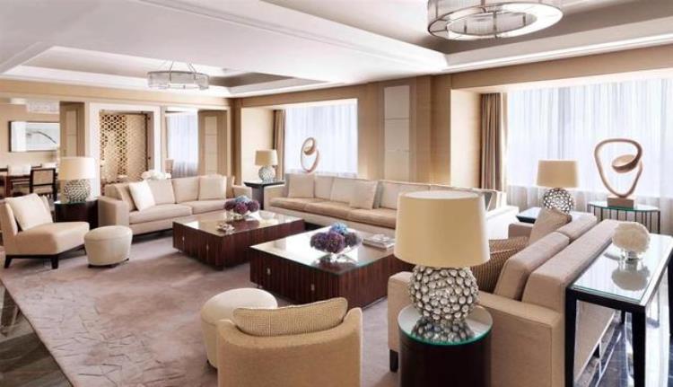 C罗在沙特的临时住处曝光四季酒店两层国王套房共17个房间月租金超28万欧元