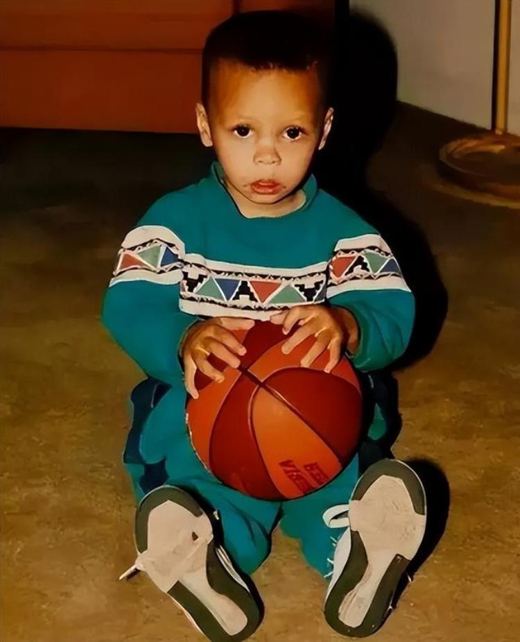 萌娃版NBA61位球星的童年照你能认出几个