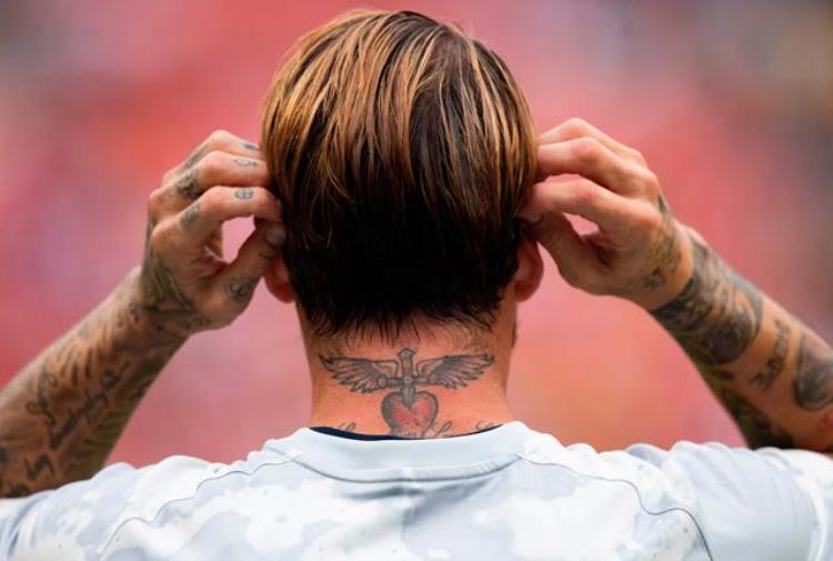 从指节上的数字到欧冠奖杯揭秘拉莫斯身上一系列令人惊叹的纹身