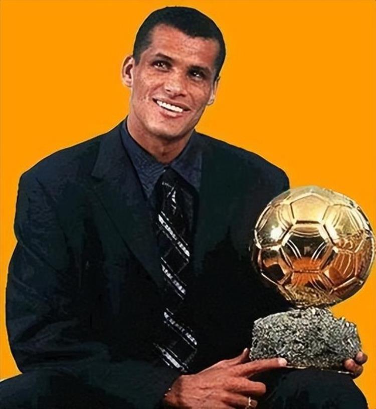 1998年世界杯球员回顾巴西队10号里瓦尔多是谁,历届世界杯巴西队球员名单