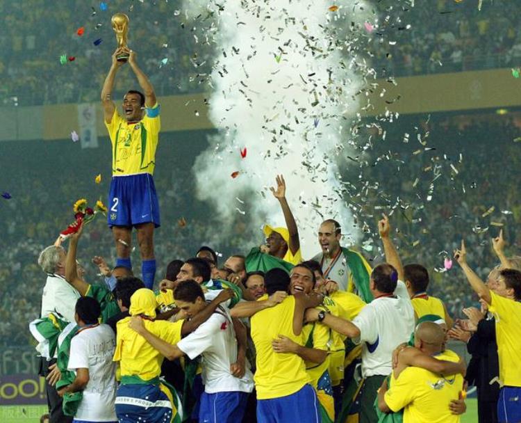 2002年世界杯冠军巴西队成员,2010世界杯巴西为什么没有大小罗