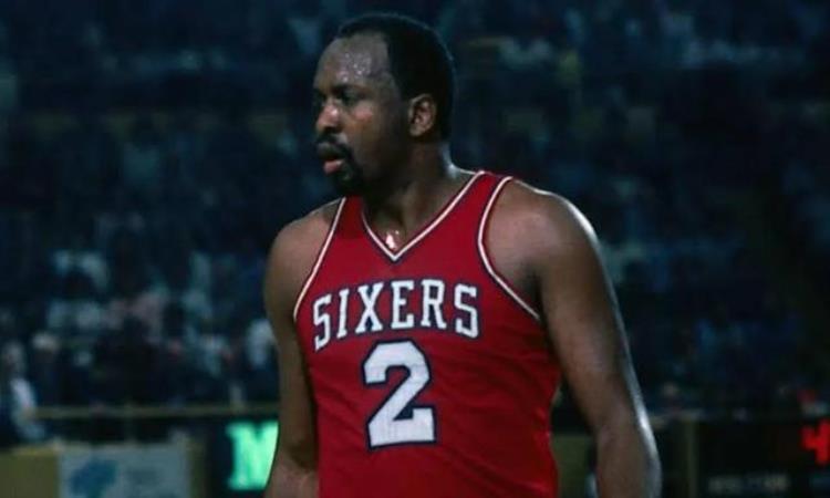 nba历史顶级得分手「美媒把NBA历史得分手分档处在金字塔顶端的球员竟然是这三位」