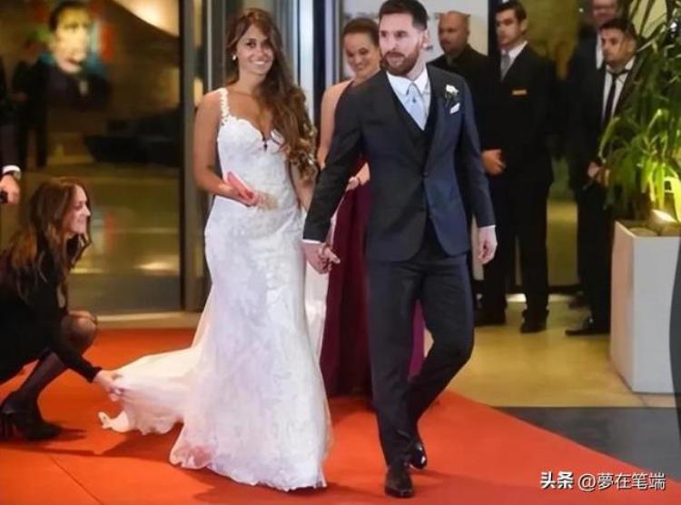 足球梅西老婆「球王梅西球技和人品都是一绝对老婆很专一堪称最完美情人」