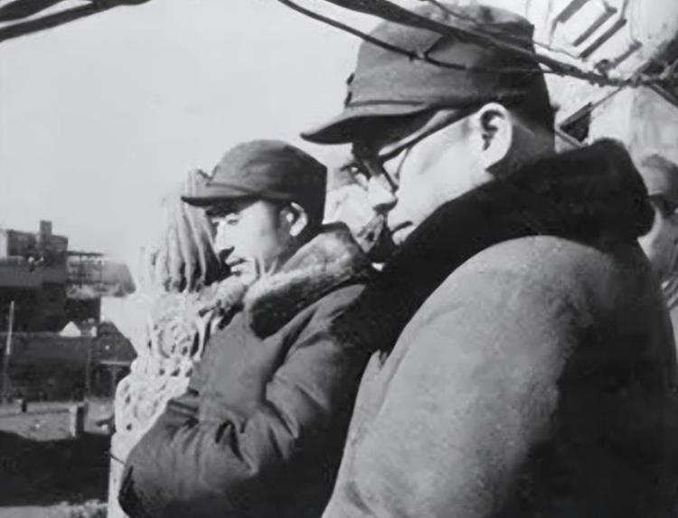 1960年林彪视察兰州在人群中看到一熟人露出笑脸你怎么在这