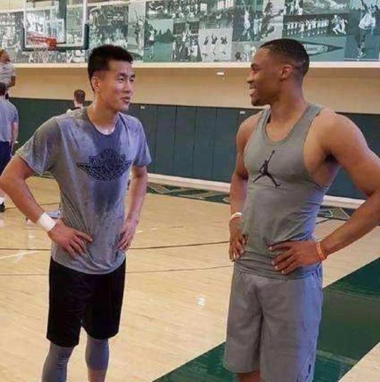 nba和cba球员身材对比「CBA与NBA球员身材对比郭艾伦比威少小一圈小斯让大王略显尴尬」