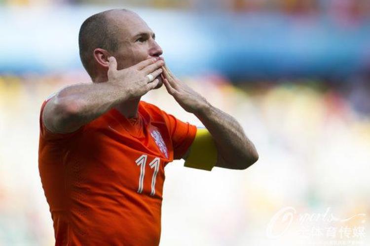 荷兰球星罗本宣布退役「35岁罗本正式宣布退役曾率荷兰队夺世界杯亚军」
