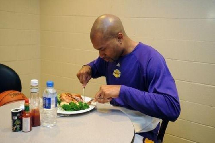 NBA球星的独家食谱看詹姆斯的一日三餐有多严格8年从未吃猪肉