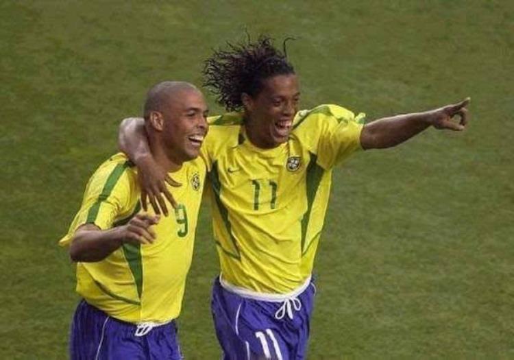 02世界杯巴西阵型,02年世界杯巴西队有多强大
