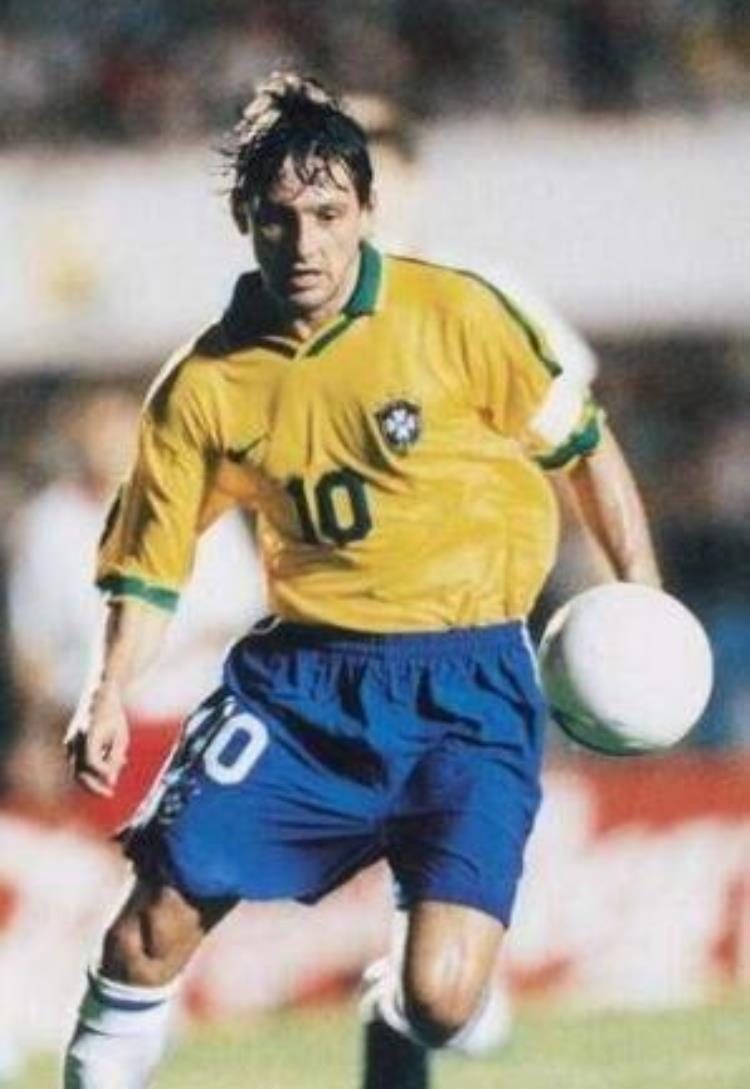 进20年巴西队历任10号球员只有他身披10号可谓功德圆满