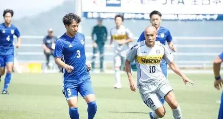 日本足球队球员「他靠种地养活了一支球队40岁日本前国脚仍追寻着自己的足球梦」