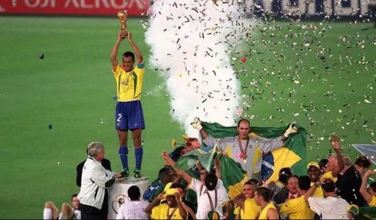 距离世界杯不足50天20年后巴西队能否夺得六冠