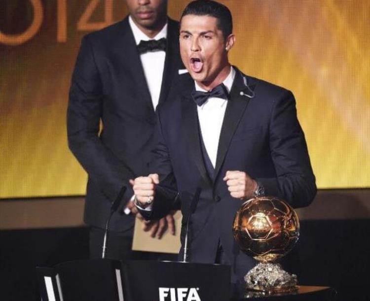 近20年FIFA金球奖有9次争议梅西C罗加起来占了其中4次