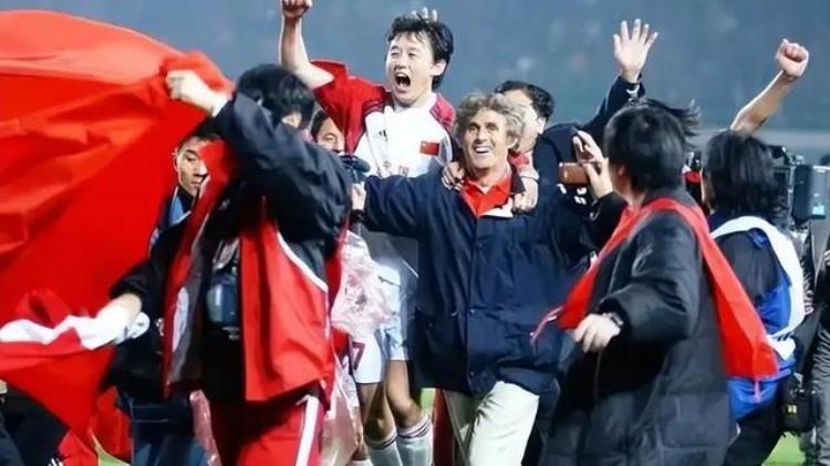 中国队参加2002年世界杯足球赛纪念「足球记忆中国队参加02年世界杯那年我上高中」