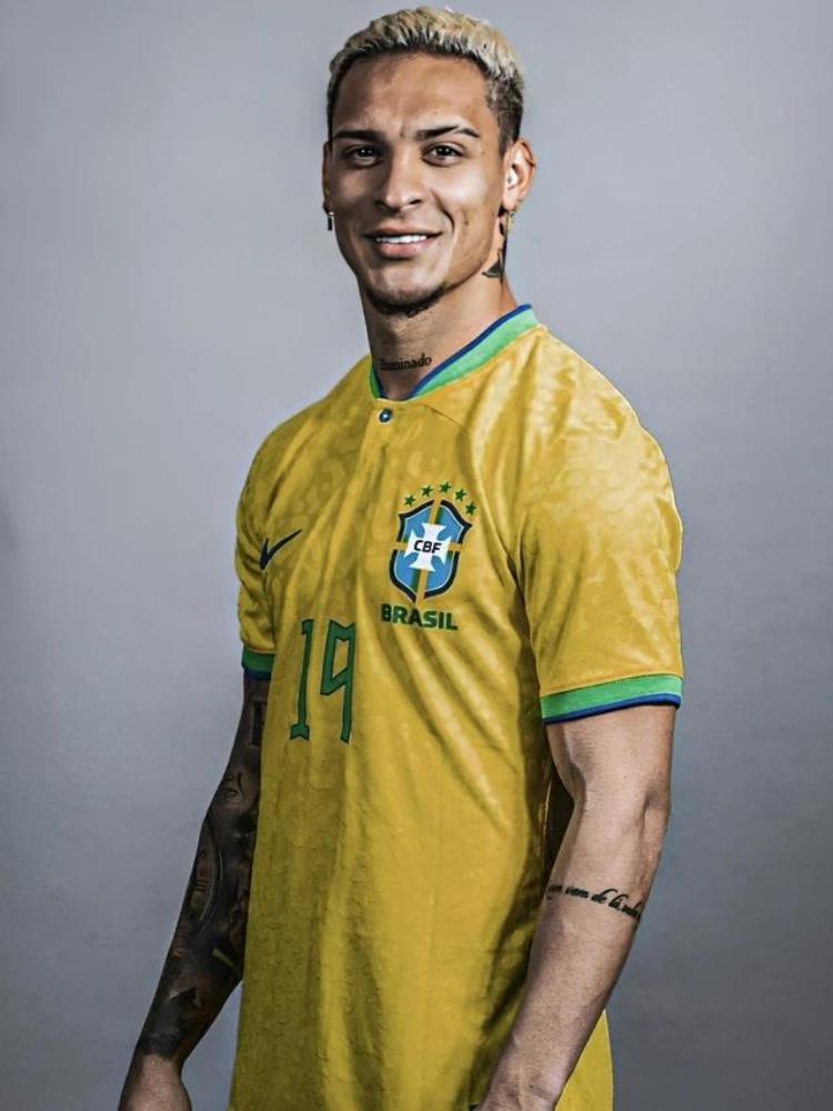 巴西内马尔队友「世界杯巴西足球队前锋成员包括懂抖音密码的内马尔」
