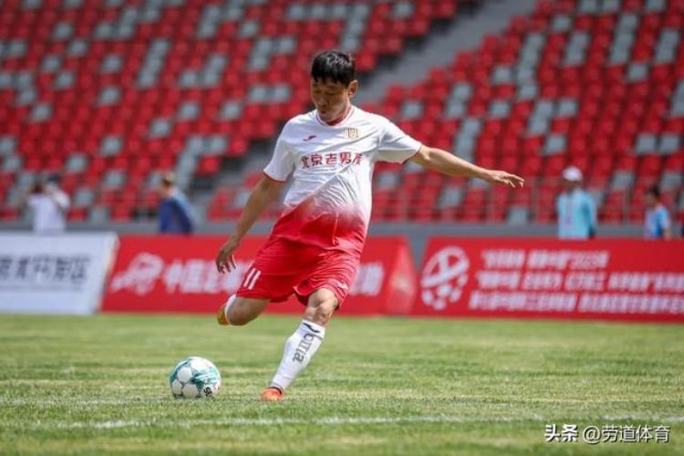 第七届中国职工足球联赛西北赛区暨甘泉堡杯锦标赛在乌鲁木齐开幕