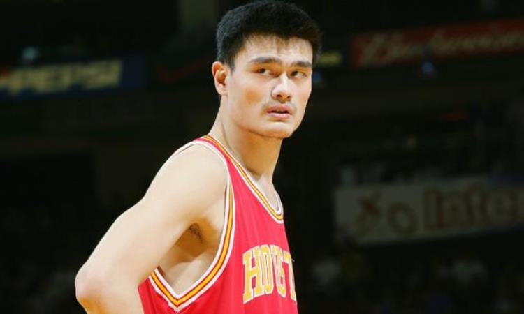 nba个人单场得分最高记录「中国球员NBA单场最高分周琦6分易建联31分姚明纪录天花板」