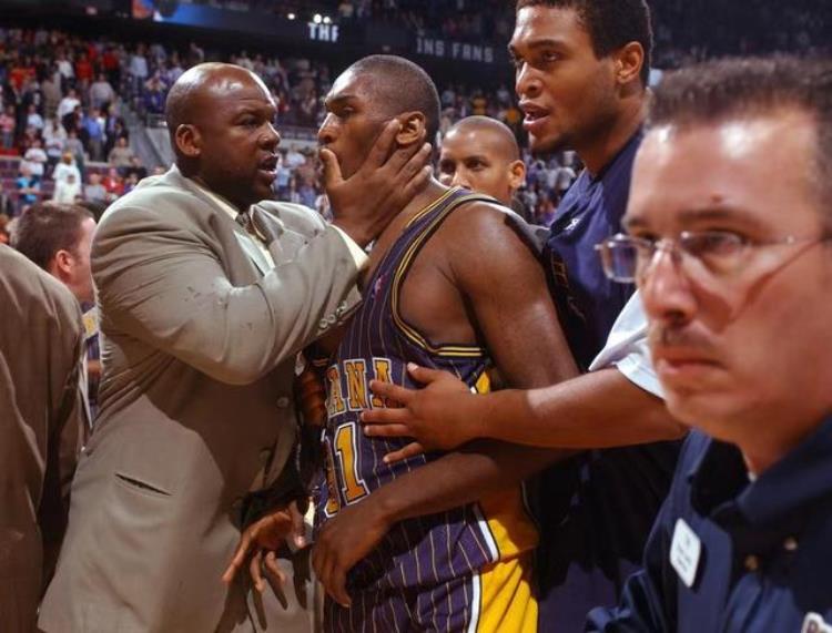 nba打架最严重的一次处罚「NBA最著名的打人事件最终是怎么判罚的」
