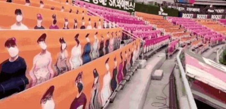 韩国一场足球赛遭球迷吐槽为了增加气氛竟用性玩偶充当观众