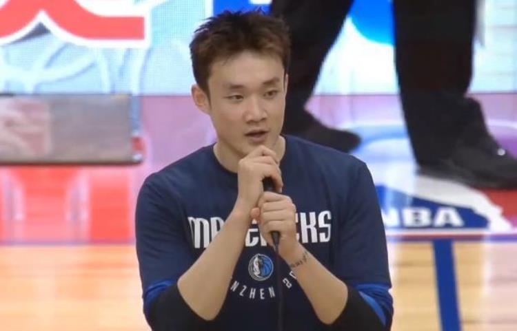 丁彦雨航首秀cba「霸气站C位丁彦雨航NBA中国赛致辞诺维茨基都甘当陪衬」