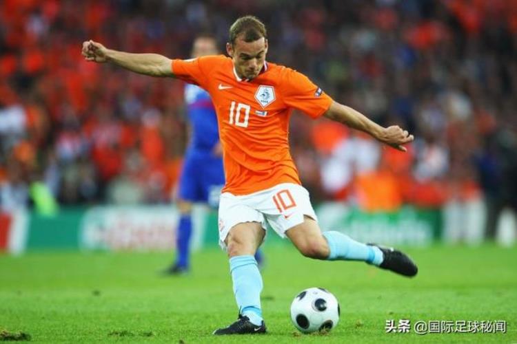 斯内德宣布退役「36岁的荷兰足球巨星斯内德公布退役消息世界欠他一座金球奖」