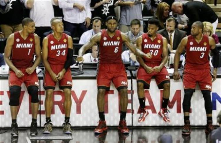 nba历史最强阵容公布「重排NBA历史5大最强阵容19年勇士排第二榜首阵容实至名归」