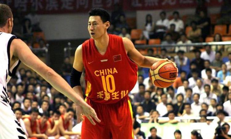 中国最厉害的篮球运动员排名「ChatGPT中国历史上实力最强的十大篮球运动员排行榜」