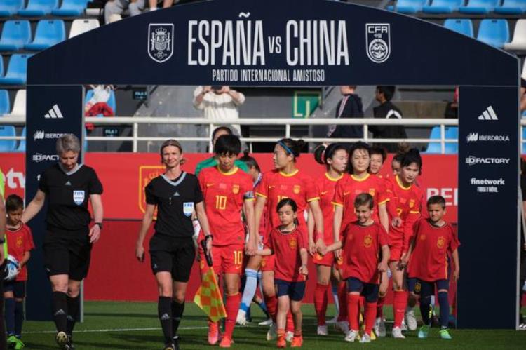 亚洲有几支女足国家队「外媒盛赞中国女足亚洲仅有4支世界级球队中国是其中之一」
