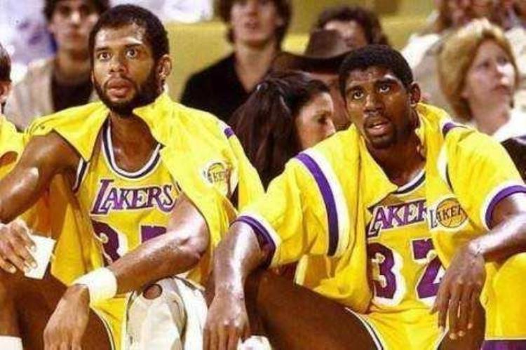 nba历史最强阵容公布「重排NBA历史5大最强阵容19年勇士排第二榜首阵容实至名归」