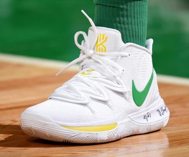 nba球员上脚球鞋「NBA球星上脚精选球员们都穿了哪些厉害的鞋三」