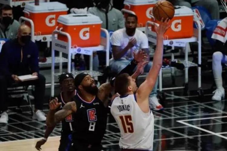nba最脏球员名单「美媒列出NBA最肮脏的8名现役球员究竟谁才是最肮脏的球员」