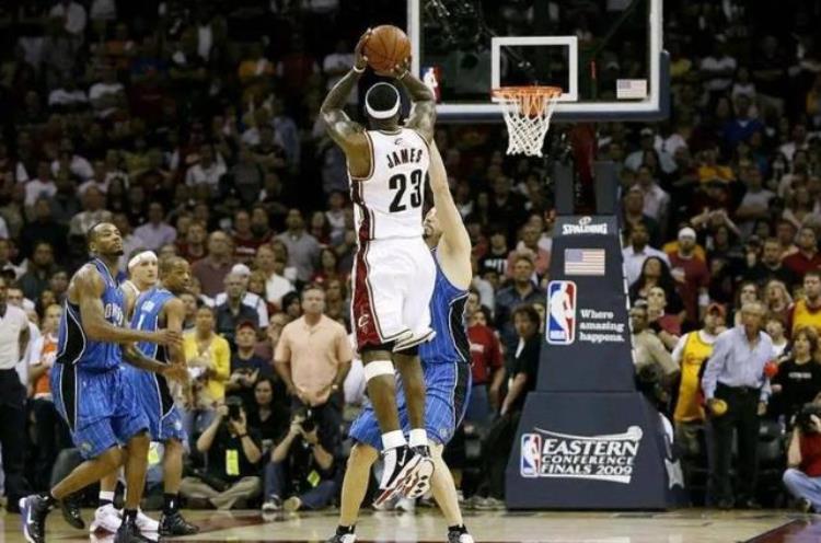 nba最震撼十大反绝杀「别高兴的太早盘点NBA最神奇的十大反绝杀前三名实至名归」