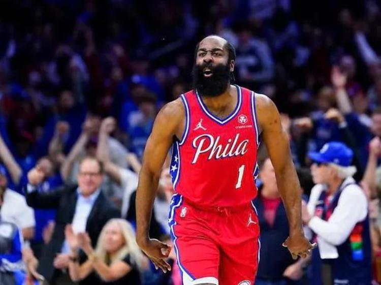后撤步 哈登「NBA历史首个60三双经典后撤步大胡子詹姆斯哈登」