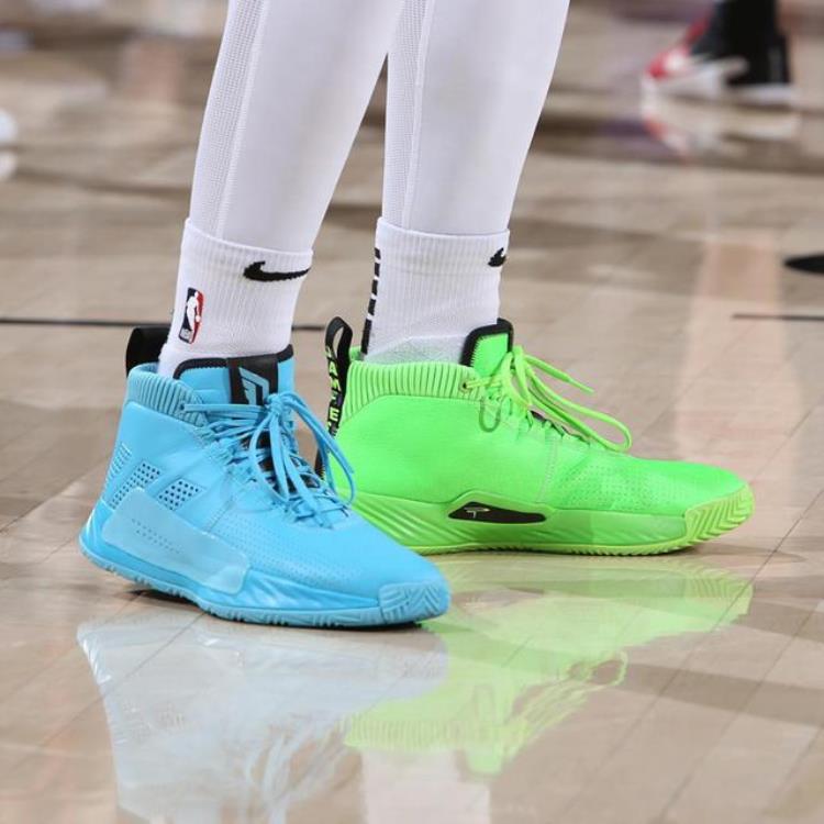 nba球员上脚球鞋「NBA球星上脚精选球员们都穿了哪些厉害的鞋三」