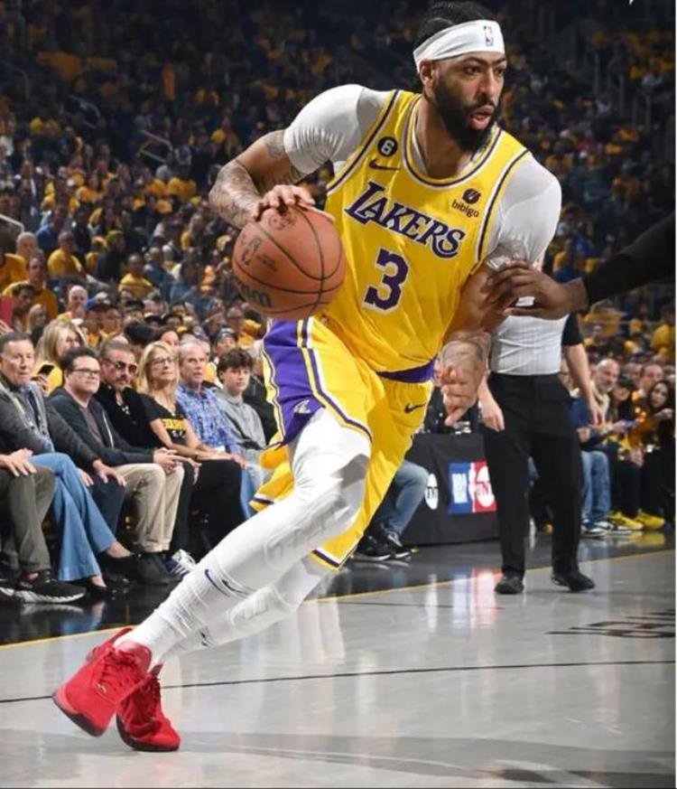 nba现役四大中锋怎么排的「NBA现役四大中锋怎么排」