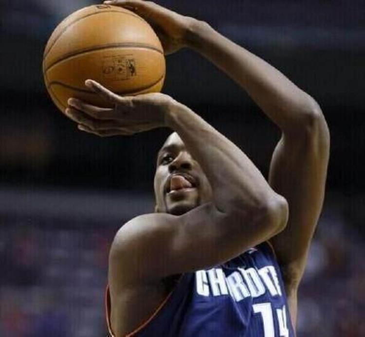 奥尼尔投篮热图「NBA5大最丑投篮诺阿三八式奥尼尔单手投篮第1丑到辣眼睛」
