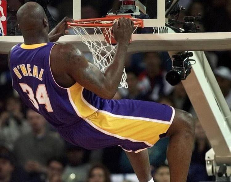 nba史上最凶狠的十个犯规「盘点NBA史上最粗暴的五大犯规这哪是打篮球简直是在打人」