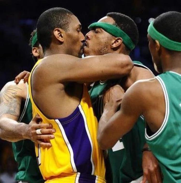 nba十大搞笑瞬间「NBA最搞笑10大瞬间我赌一包辣条最后1个你肯定为此笑过」